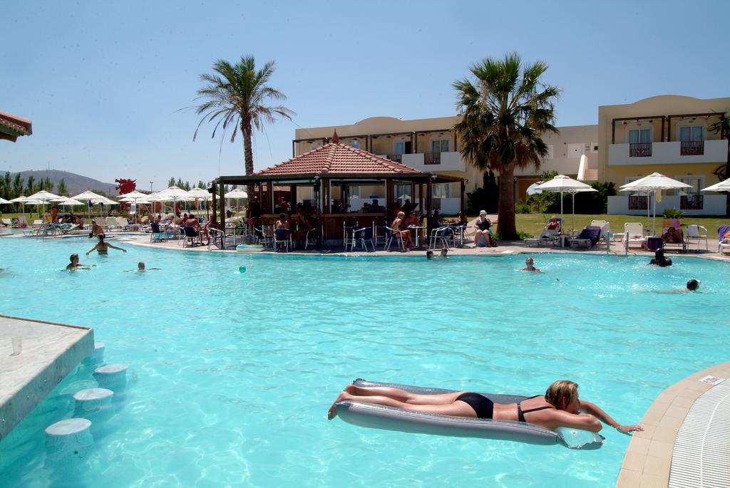 Zorbas Beach Hotel Tigkaki  Exterior photo