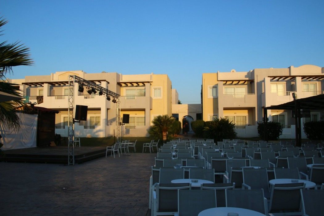 Zorbas Beach Hotel Tigkaki  Exterior photo