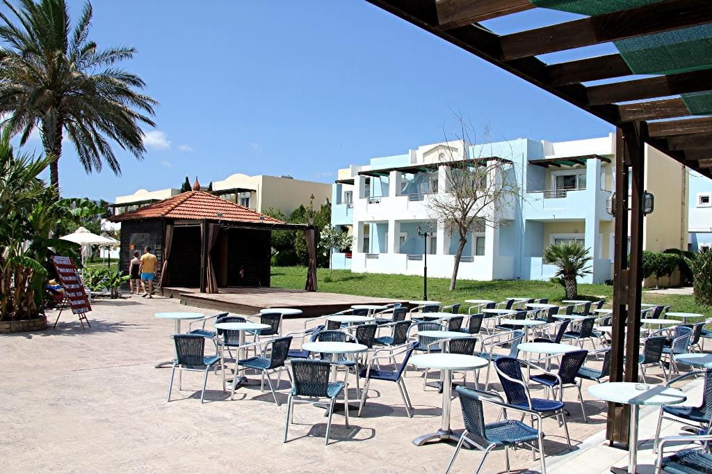 Zorbas Beach Hotel Tigkaki  Exterior photo