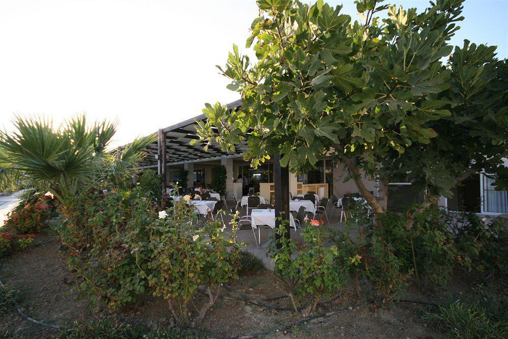 Zorbas Beach Hotel Tigkaki  Exterior photo